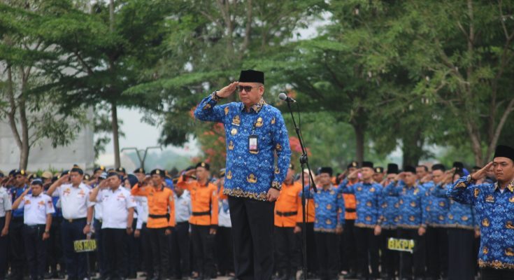 PEMKAB TUBA MENGGELAR UPACARA HUT KORPRI KE 52 TAHUN 2023 DI LAPANGAN PEMKAB TUBA